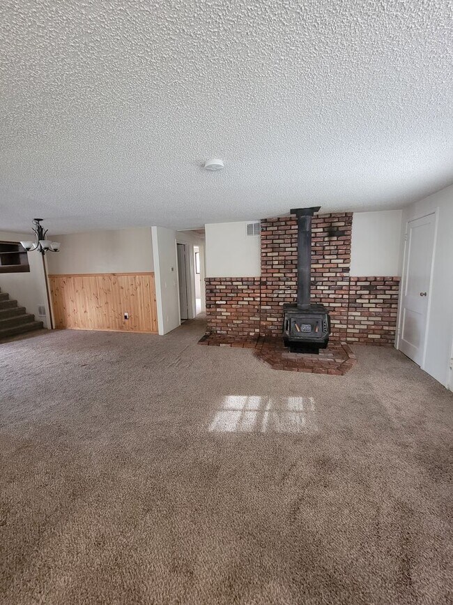 Building Photo - Centrally Located in Richland