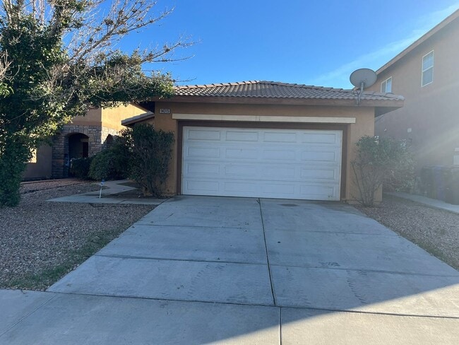 Foto del edificio - 3 bedroom- 2 bath Home in Victorville!