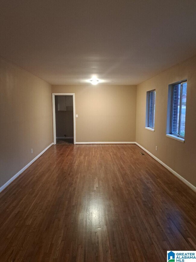 Foto del edificio - 615 Willowbrook Rd