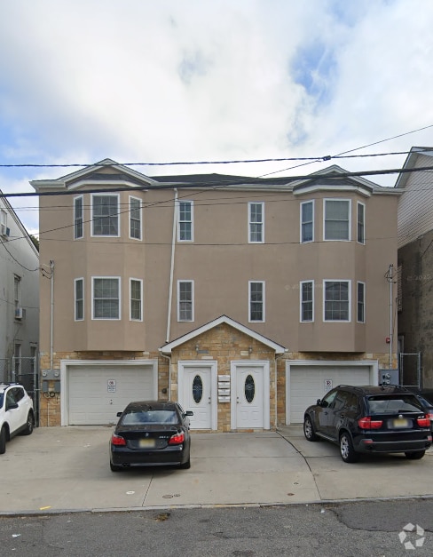 Building Photo - 75 Jersey St