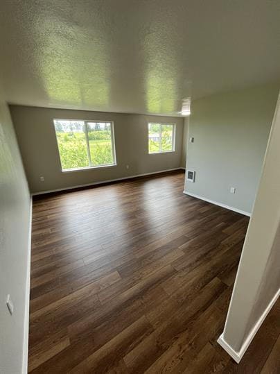 Building Photo - Fresh & Updated 2 bedroom W/S included!