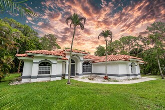 Building Photo - 15845 83rd Ln N