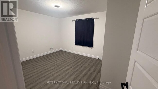 Building Photo - 891 Darnley Blvd