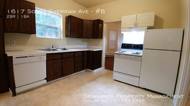Building Photo - Large 2 Bedroom Duplex