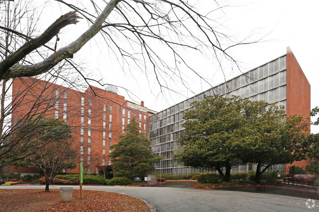 Building Photo - Habersham Center