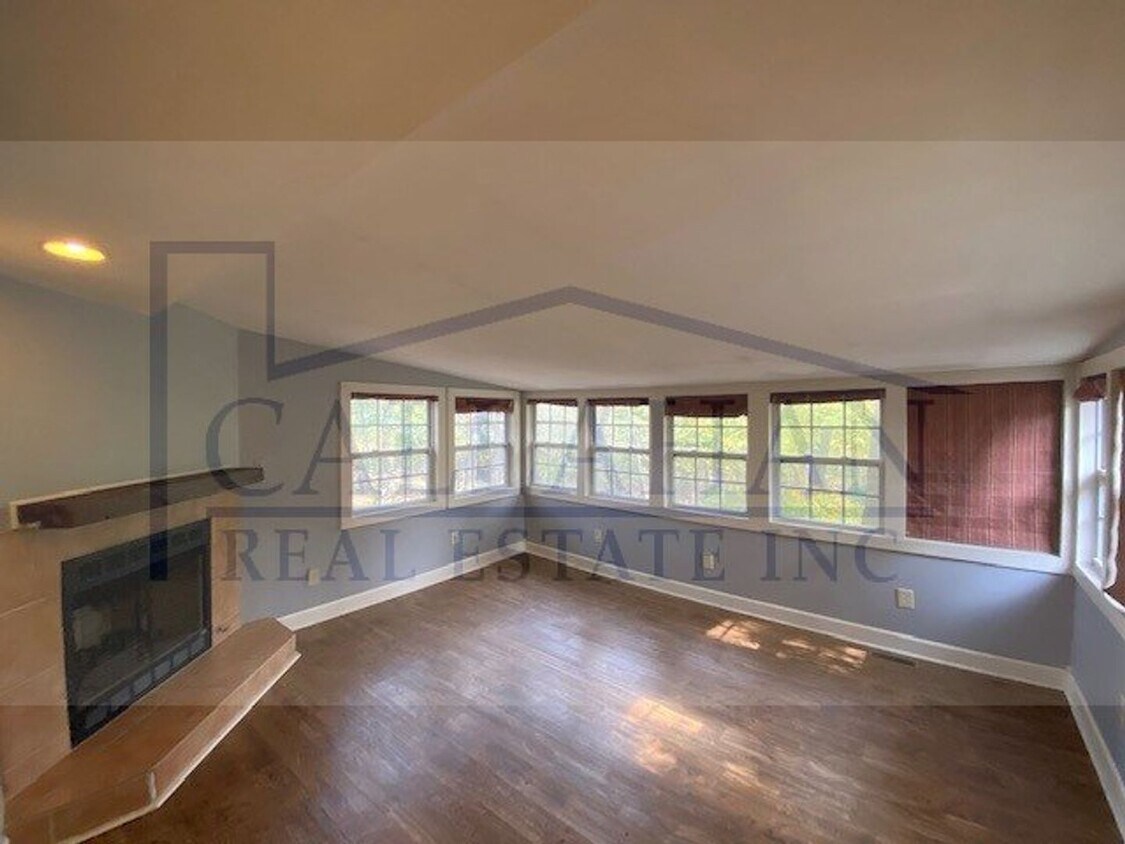 Primary Photo - Sherwood 4 Bedroom Home
