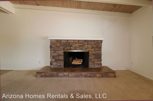 Building Photo - 5 br, 3 bath House - 830 N Wilmot Road