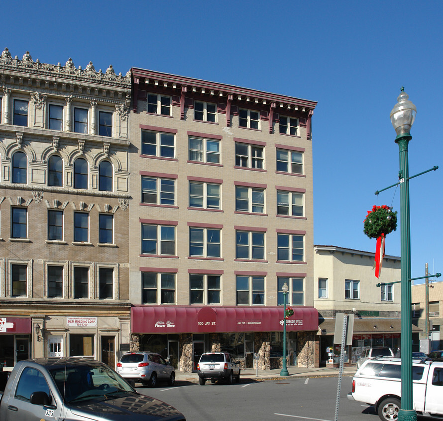 Building Photo - 100 Jay St