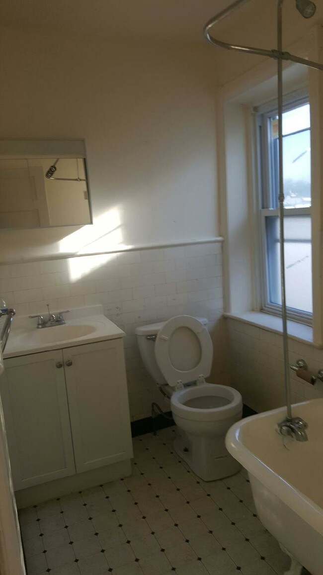 6237 Carpenter St Unit 3rd FLoor, Philadelphia, PA 19143 Apartments in Philadelphia, PA