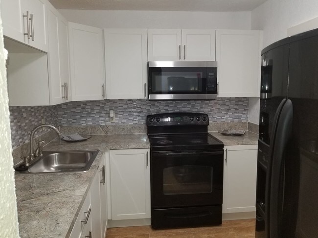 Foto del edificio - 502 NW 7th Ave