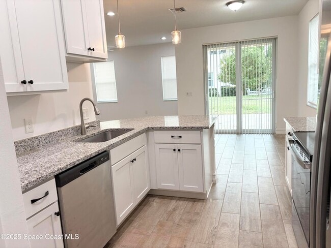 Building Photo - 1455 Isabella Dr