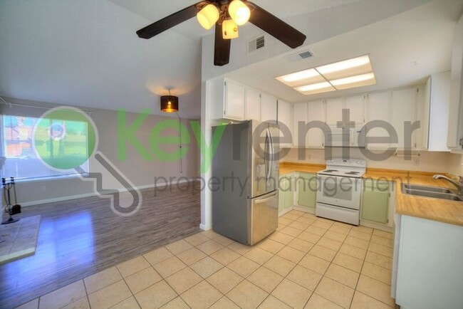 Foto del edificio - 1300 Old W Dr