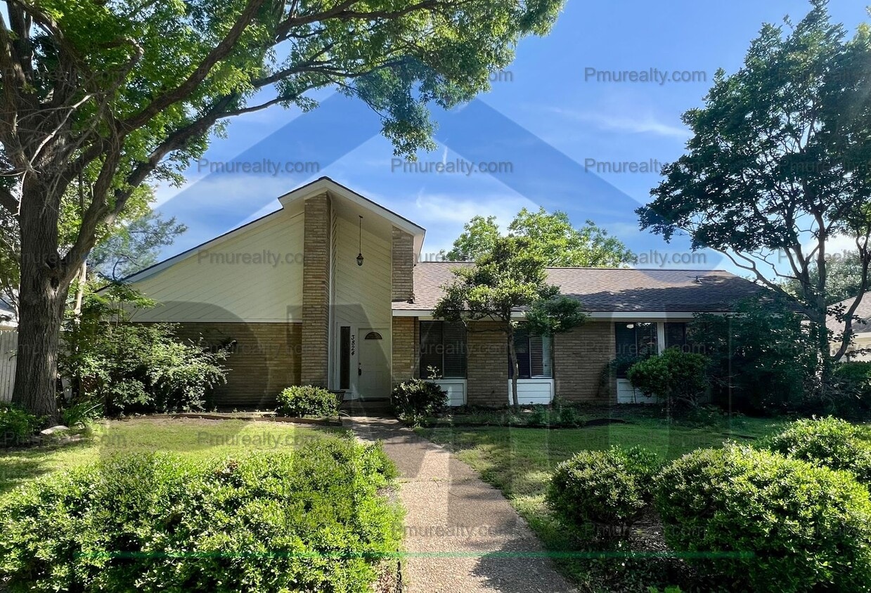 Primary Photo - AVAILABLE NOW!!! Stunning 4-Bed, 3-Bath Ho...
