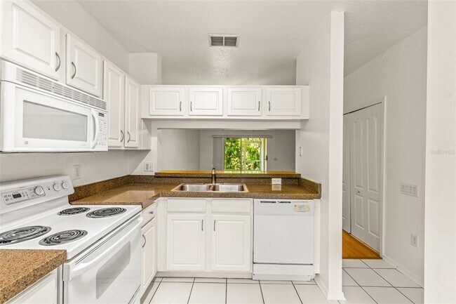 Building Photo - 1237 Kennewick Ct