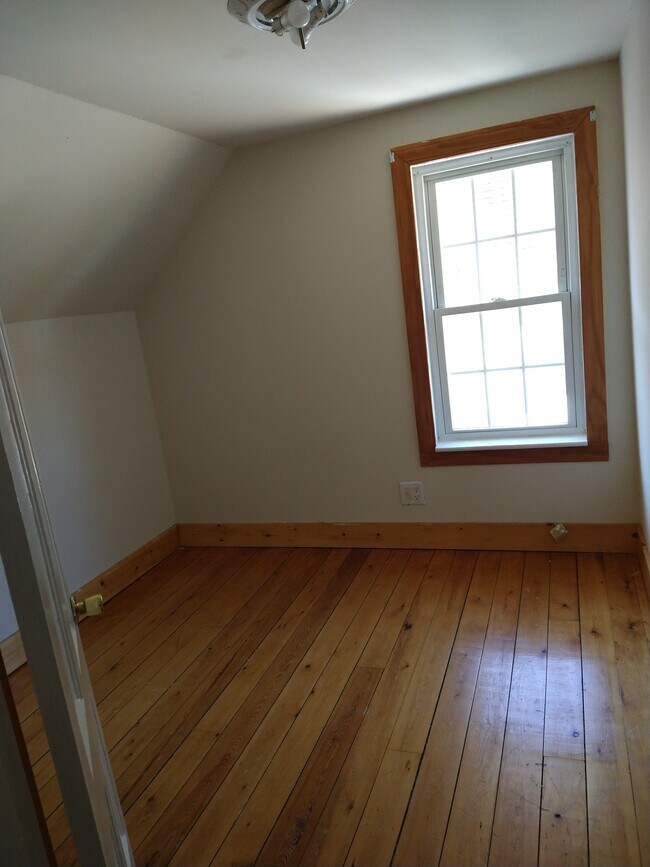 76 Aspen St, Ware, MA 01082 House Rental in Ware, MA