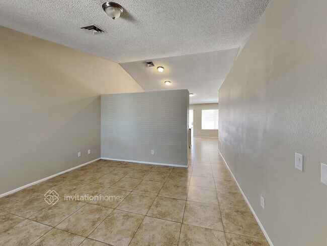 Building Photo - 3259 W Mohawk Ln