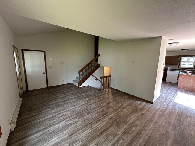 Building Photo - 3625-3627 Livingston Lane