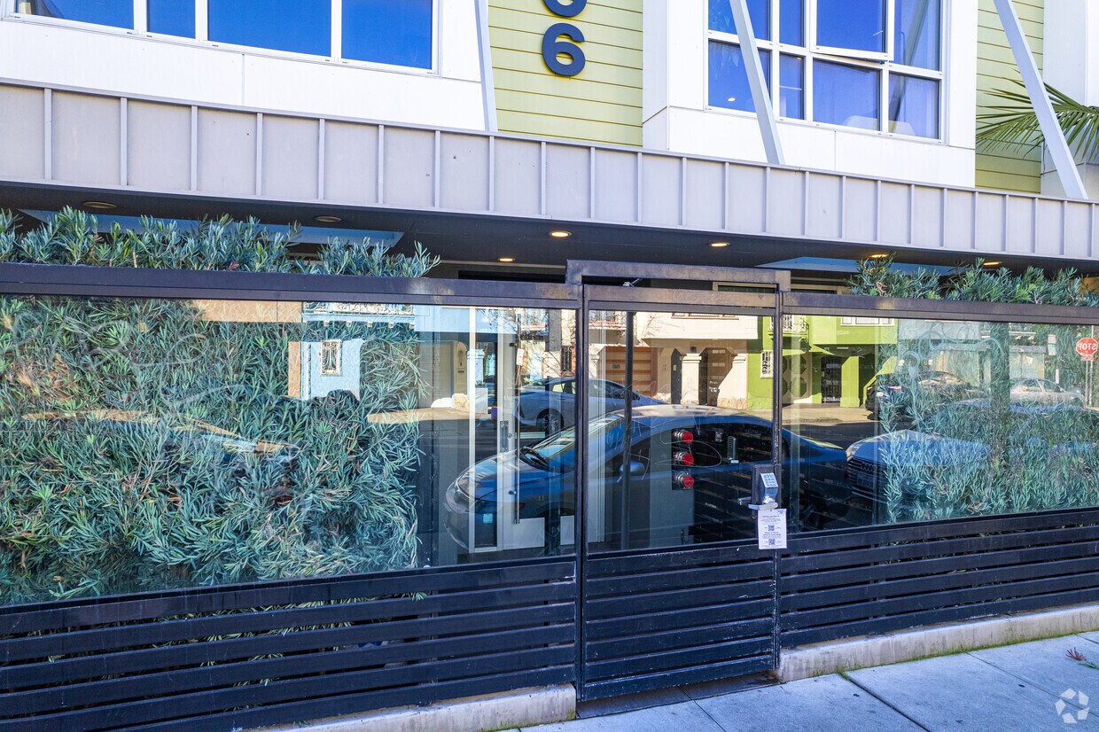 Entrada - 606 Capp St