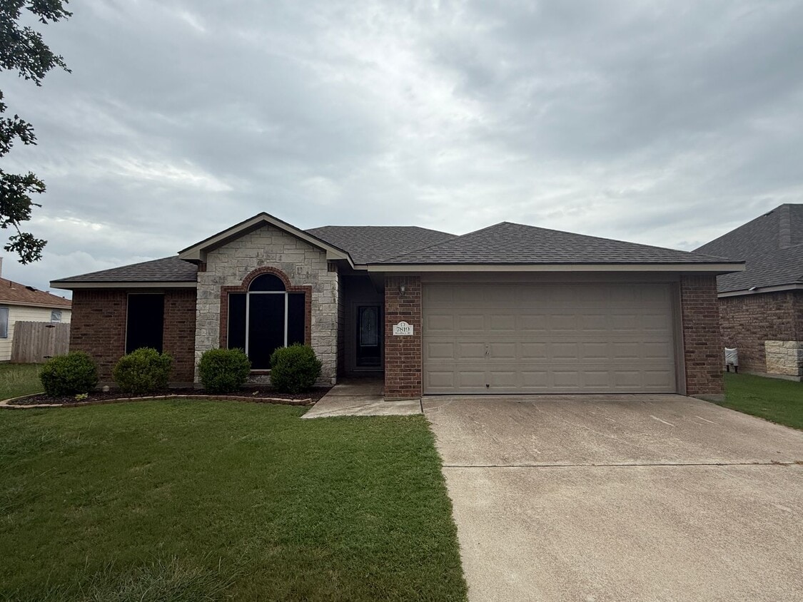 Primary Photo - 7819 Woodbury Dr