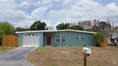 Building Photo - 5211 Hemlock Dr