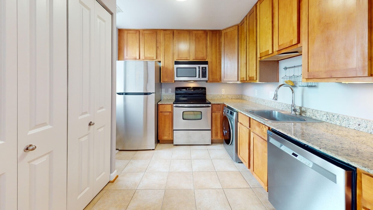 Primary Photo - 5630 Pershing Ave