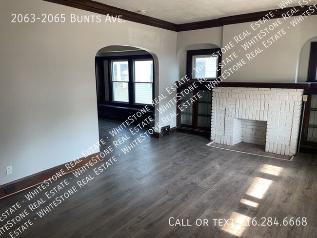 Building Photo - Lakewood Updated 2 bedroom available now!