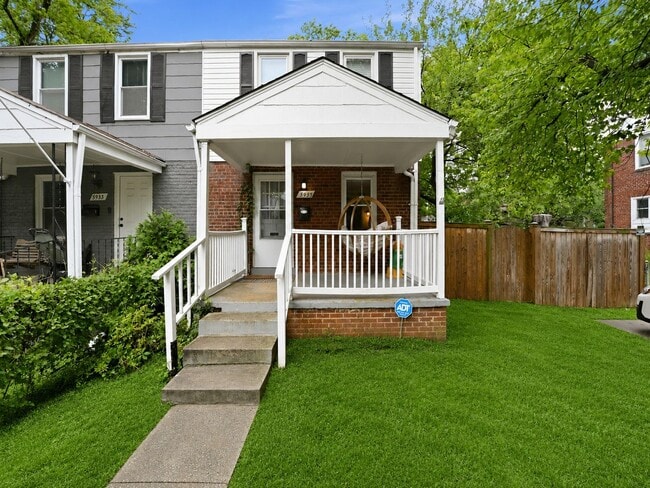 Photo - 5935 Williamsburg Road Townhome
