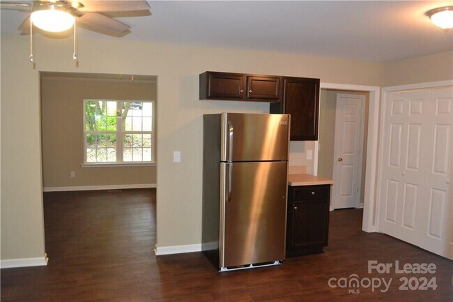 Building Photo - 2919 Archdale Dr