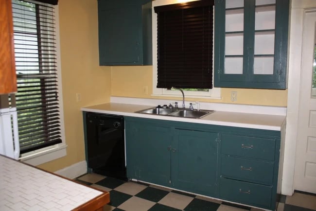 Building Photo - 718 S Lincoln St