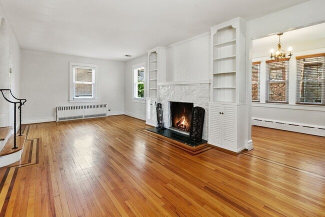 Building Photo - 49 Harding Ave
