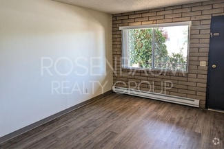 Building Photo - 8469 E Yavapai Rd