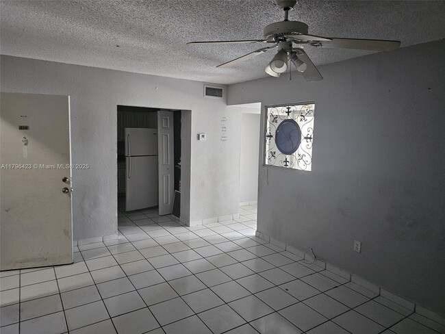 Building Photo - 5100 SW 41st St