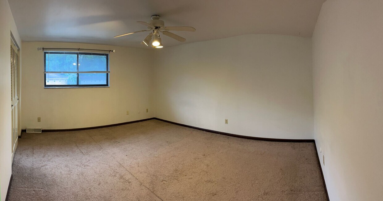 Building Photo - 772 Locust Ridge Dr