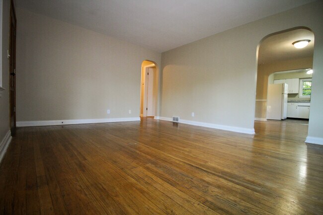 Building Photo - 3408 Dell Rd