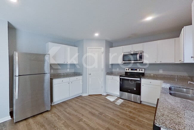 Building Photo - 2639 Provence Dr SE