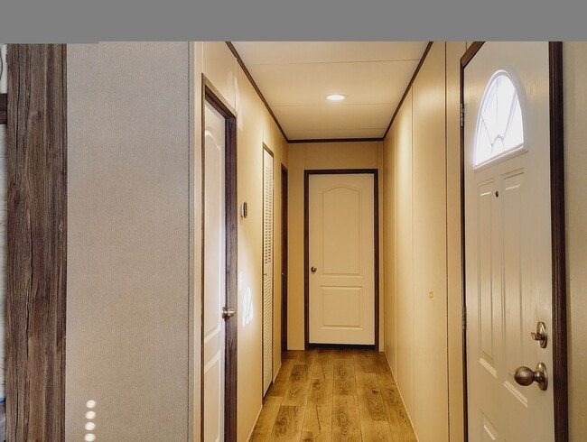 Building Photo - Charming 3BR House in Livingston