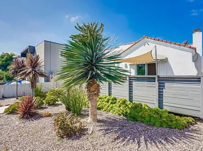 Front garden - 1224 24th St