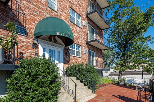 Building Photo - Skyline Terrace Apartments