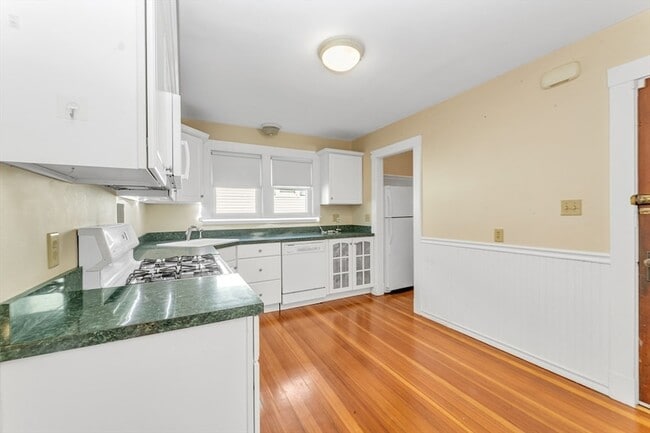 Building Photo - 278 Roslindale Ave