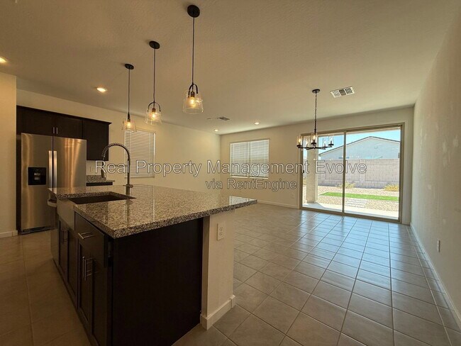 Foto del edificio - 4169 W Jeanette Ln