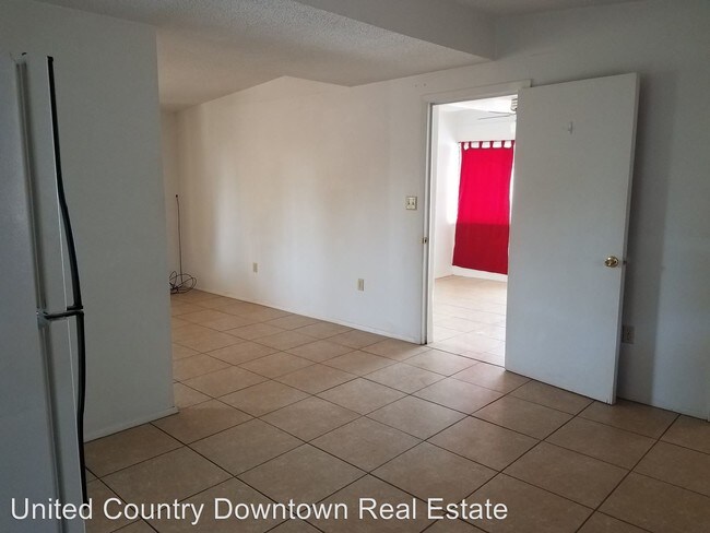 Building Photo - 2 br, 2 bath House - 1401 Suncrest Drive