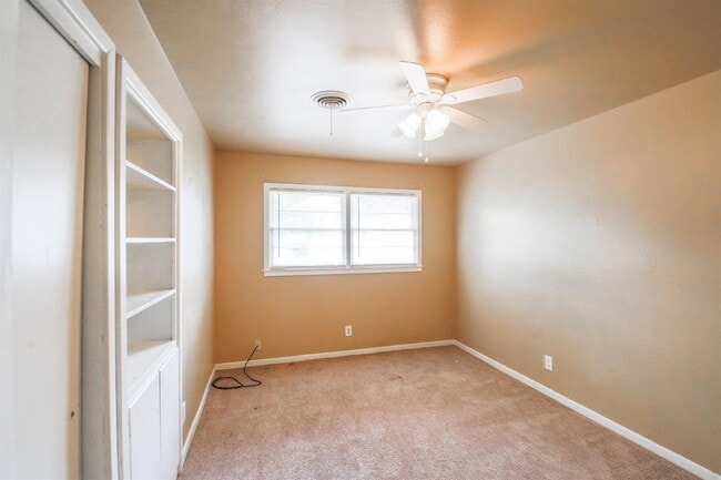 Building Photo - Beautiful Home in Medical District!