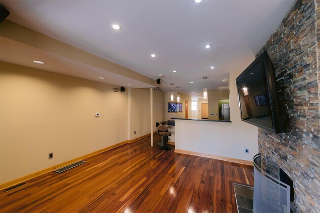 Foto del edificio - 252 S Washington Ave