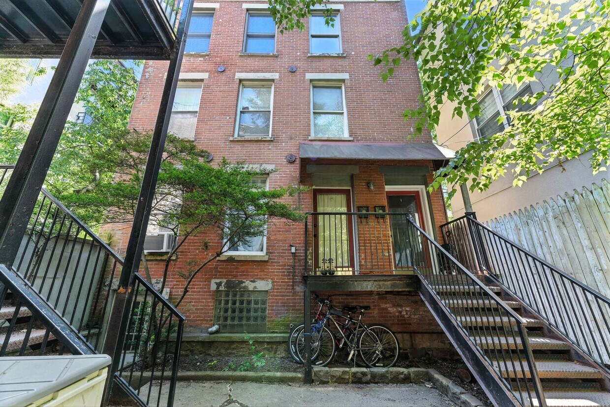 Foto principal - 135 Garden St