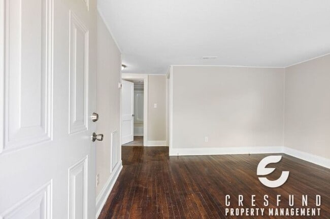 Building Photo - Bright and Cozy Cottage Style 2 Bedroom 1 ...