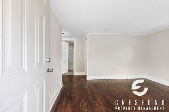 Foto del edificio - Bright and Cozy Cottage Style 2 Bedroom 1 Bath! Right off Ramsey Street