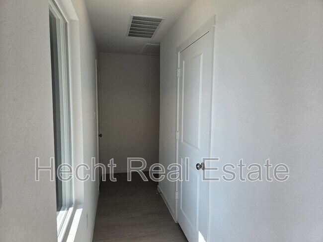 Foto del edificio - 1518 Tiptop Mdw