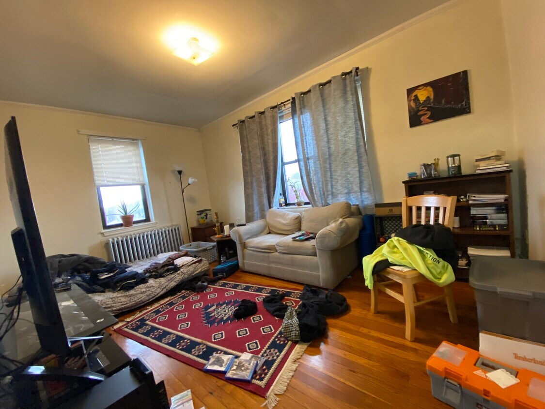 35 Fellsway W Unit 19, Medford, MA 02155 35 Fellsway W Medford, MA