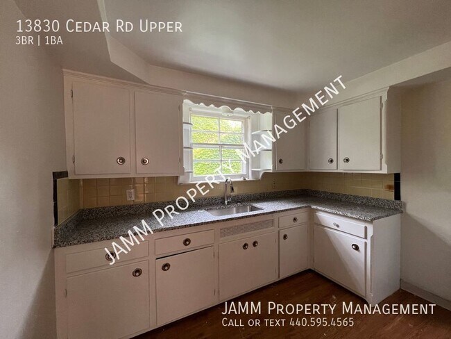 Building Photo - 3 Bedroom Duplex - Upper Unit