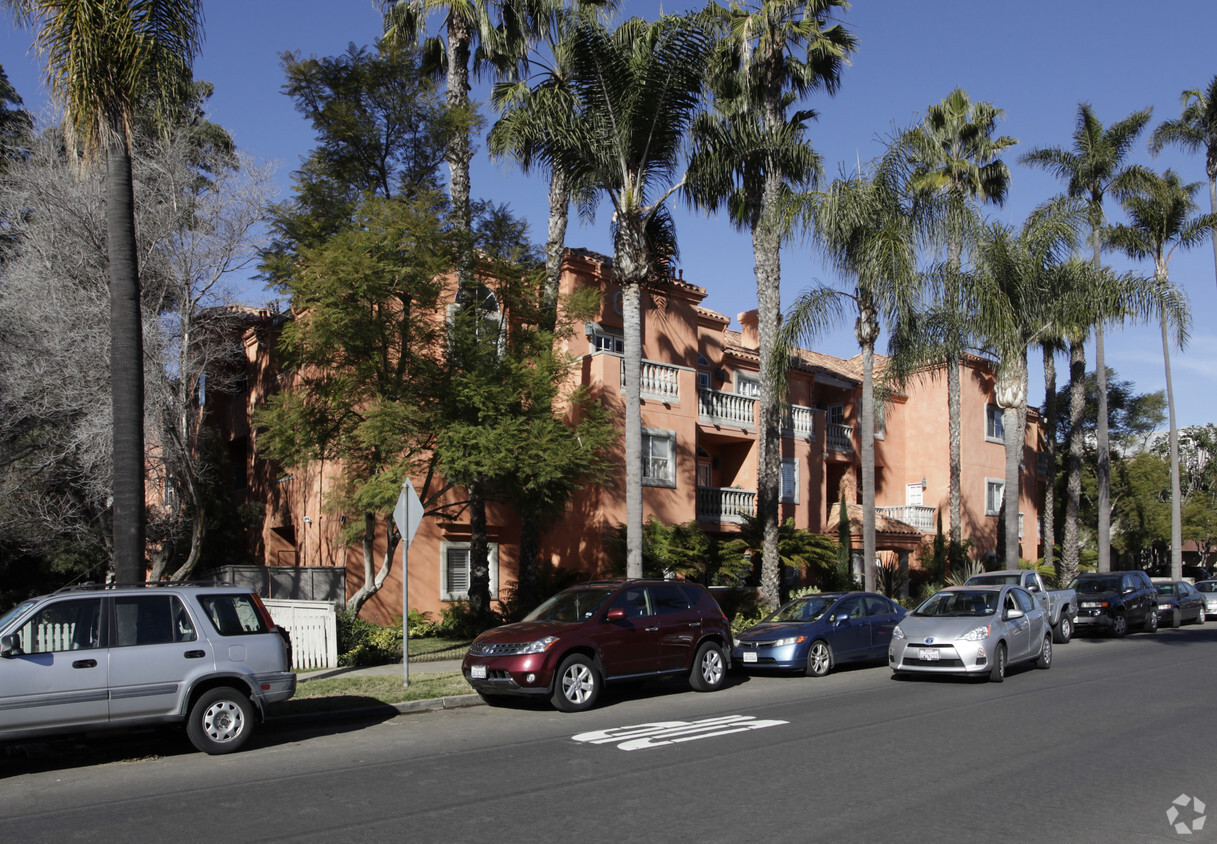 Primary Photo - Trevi Villa Condominiums